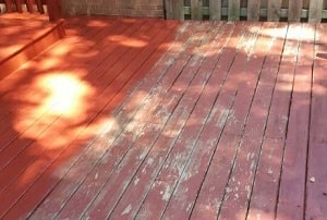 Difference Between Sealing and Staining a Deck